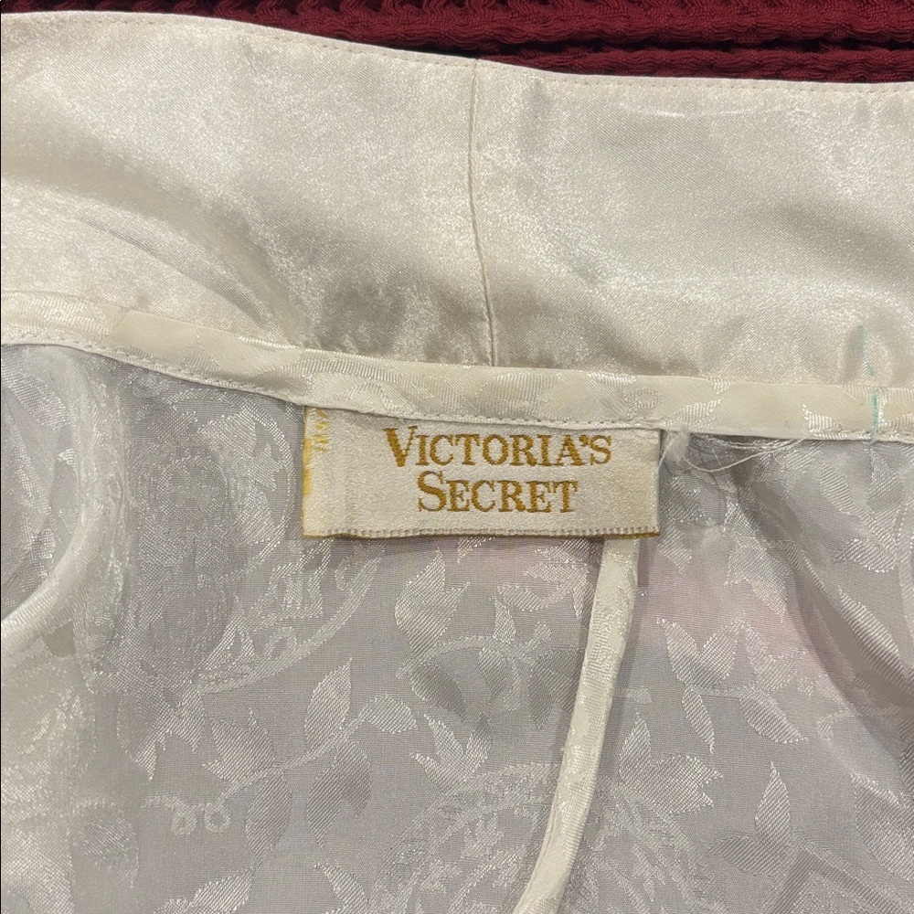 Vintage victorias secret white satin robe size S/M gold label - Picture 6 of 8